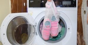 wash shoes in washing machine